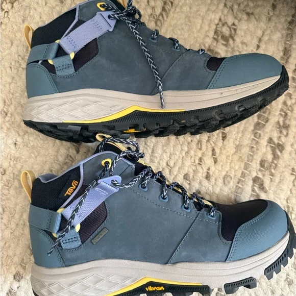 Teva Gore-Tex® Hiking Boots - Waterproof, Leather. Worn once. - Picture 7 of 9